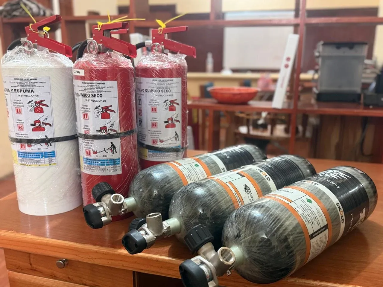 Extintores portátiles y cilindros de aire para equipos de respiración