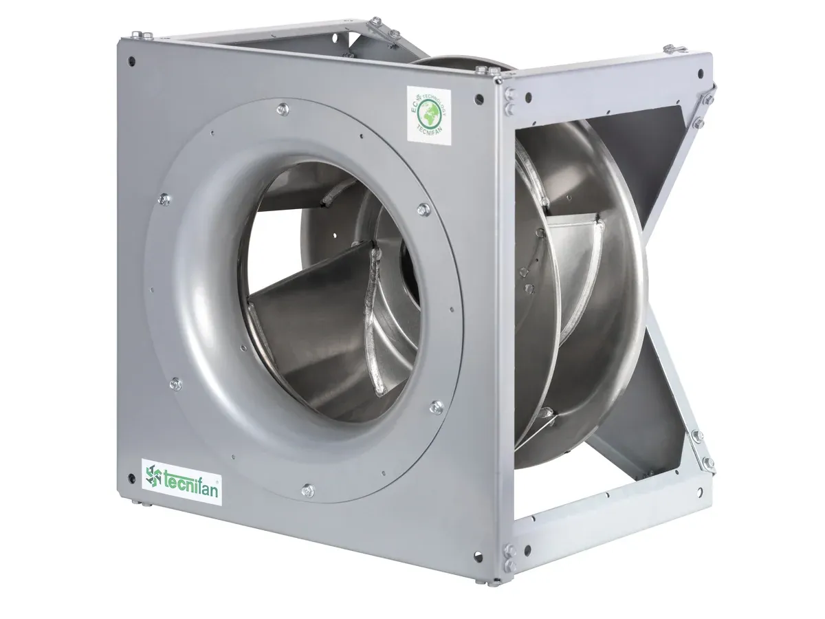 Plug fan Tecnifan NTPF EC con rodete de álabes curvados hacia atrás
