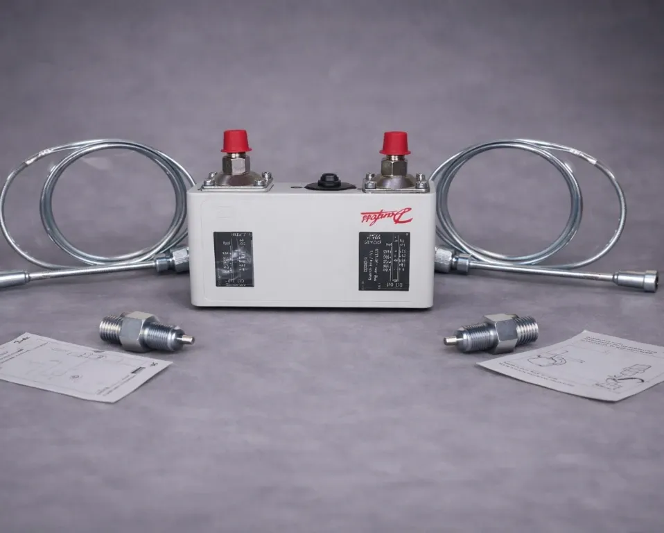 Presostato Danfoss KP7 con sensores y líneas